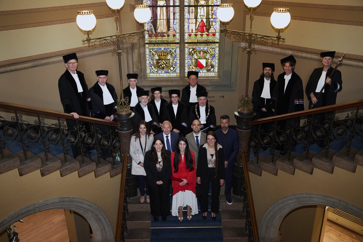 Proud Moment! 🎓✨ On Wednesday, I successfully defended my PhD thesis @UniUtrecht. Grateful for the support from supervisors, collegues, family and friends. Here's to closing this chapter with joy and gratitude! 💓 #PhDone @WaubenLab @RESCUE_COFUND @RMUtrecht @VET_UniUtrecht