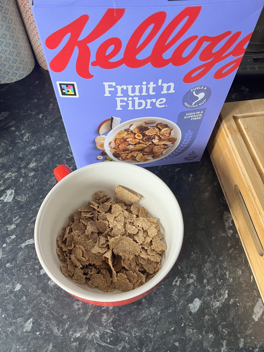Can anyone tell what’s missing from this bowl of fruit ‘n fibre I purchased from @LidlGB @KelloggsUKI