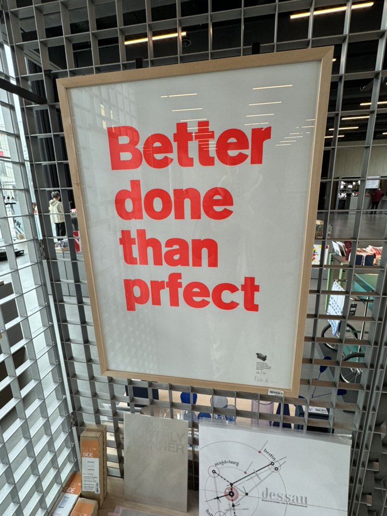 prfectと敢えて誤字になっているのは、完璧と思っている事もどうせ完璧じゃないんだから...という意味を含んでいるんですかね。いいなぁ。