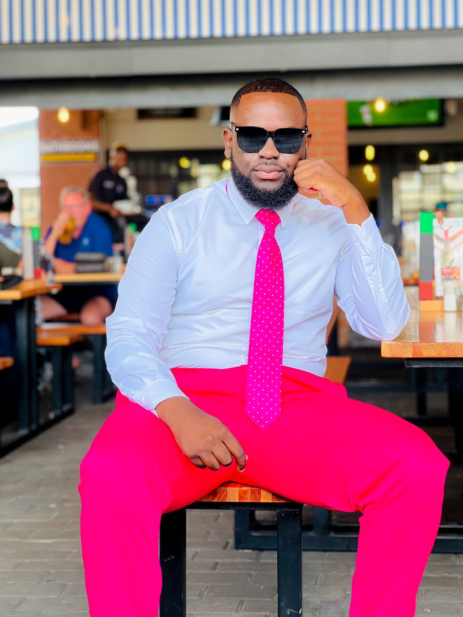 DeronFavour's tweet image. A 24 Years High School Educator 🩷