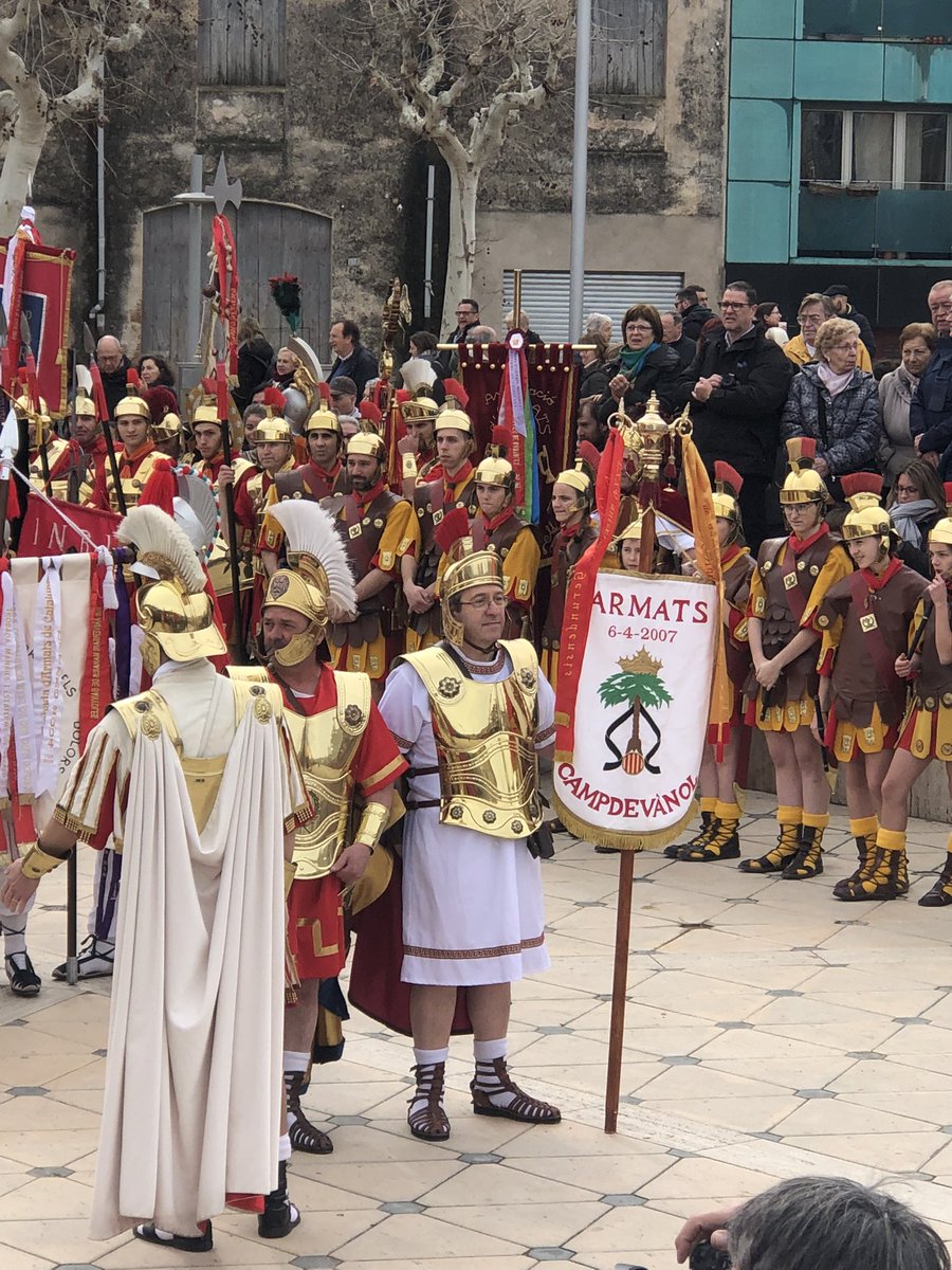 Oriol_Lazaro's tweet image. Espectacular trobada de Manaies‼️
organitzada pel manipol de Banyoles, acompanyant els #armats de Campdevànol👍💪
Quasi 2.000 manaies desfilant 👌
Felicitem els manaies de Banyoles per l’exel·lent organització i el seu 75è aniversari‼️👏🏻👏🏻
#Campdevànol
#Campdevànoléscultura