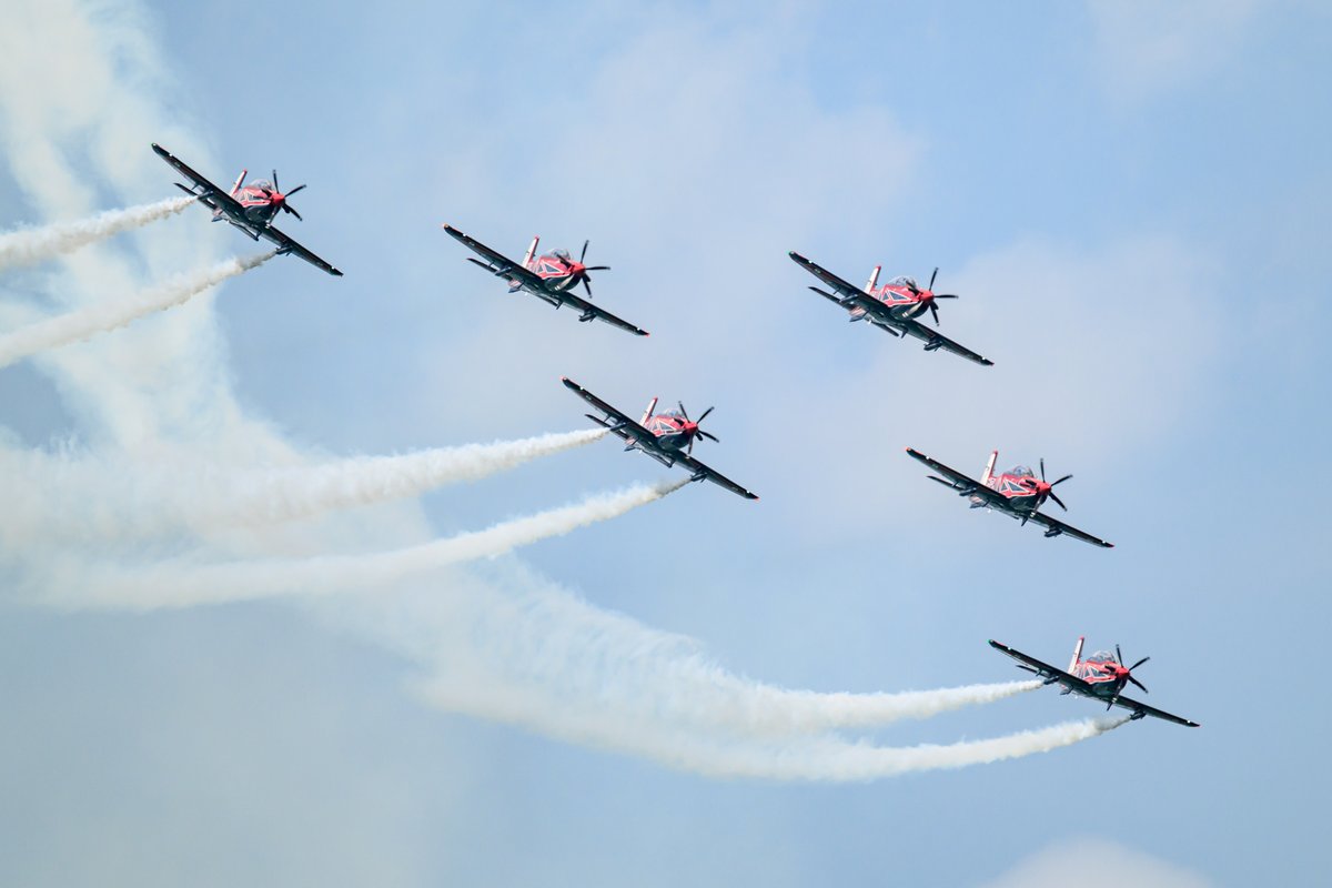 nantaku_p_photo's tweet image. シンガポールエアショー2024
Weekend@Airshow Day1 (2024/2/24) 
オーストラリア空軍 ルーレッツ

こちらも今回が初見となったオーストラリアのアクロチーム。
プロペラ機だけどド派手な機体で高レベルなアクロを見せてくれました。 
#SGAirshow #SGAirshow2024