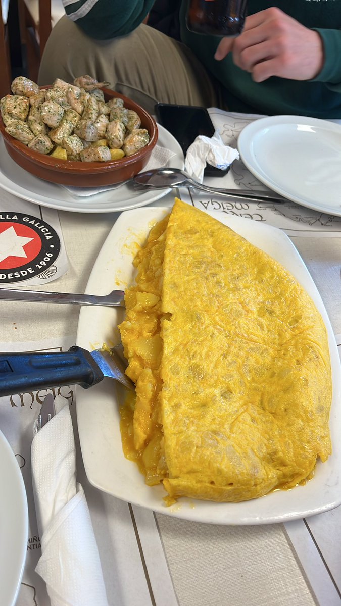 manucesar98's tweet image. las previas del Compos son una cosa… vosotros seguid animando a equipos de a tomar por culo y no al de vuestra ciudad, que ya nos lo gozamos nosotros.