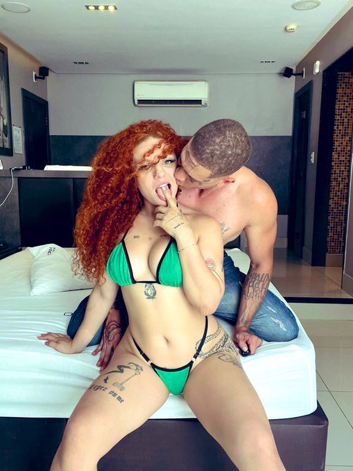 💎 Ontem foi dia de conhecer a @katanakai13  😏 essa ruiva linda e muuito gostosa 😮&zwj;💨 https://t.co/3Ob<a class="tags" target="_blank" title="On Twitter" href="/?out=eyJ0eXAiOiJKV1QiLCJhbGciOiJIUzUxMiJ9.eyJpYXQiOjE3MjA2NDAyNDIsImlzcyI6InR3cG9ybnN0YXJzLmNvbSIsIm5iZiI6MTcyMDY0MDI0MiwiZXhwIjoxNzUyMTc2MjQyLCJyZWRpcmVjdF91cmwiOiJodHRwczovL3R3aXR0ZXIuY29tL2thdGFuYWthaTEzIn0.8umMx37EDt6YnqptieuBc6CliflzGeAt8VWpGnfVRfESG2eFemVboMaqxO3MN5IONFfBV2axa6uk7yTTfY2rNQ">@katanakai13</a><a href="/tag/mvsales"class="tags"><span>#mvsales</span></a>