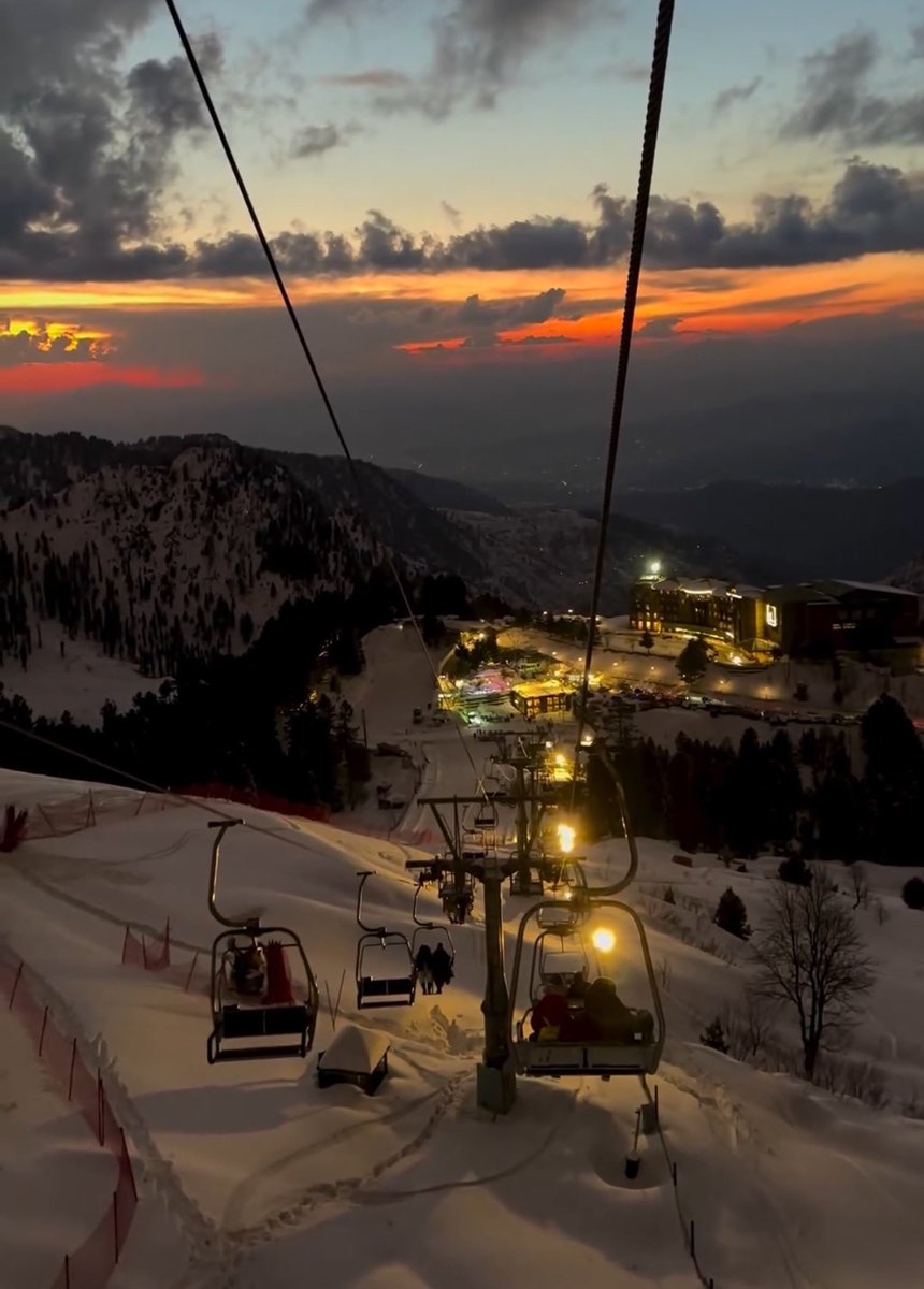 itzraxa's tweet image. لوگ آپ کو زیادہ دیر تک برداشت نہیں کریں گے اگر آپ ہمیشہ شکایت کرتے رہیں گے اور اپنی ناراضگی اور غم کا اظہار کرتے رہیں گے۔!!!
Good Evening 🤍✨🌙