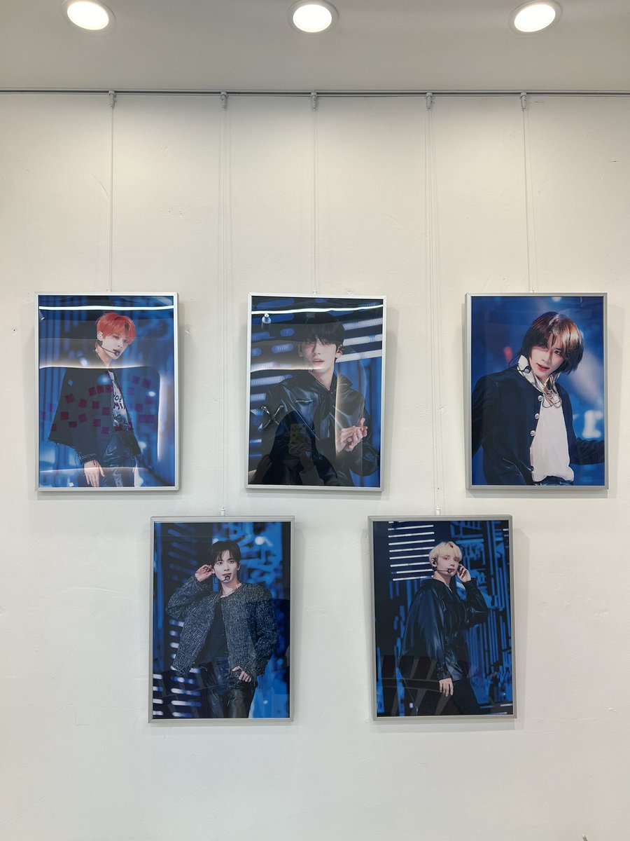xamzu313's tweet photo. [240303] 
카페_퐁당

작년부터 많이 갔었는 데 카페가 잘 꾸며져 있고 사장님도 엄청 친절하세요!! 특전이나 럭드도 다양하고 예뻐요 다음에 또 갈 생각입니당🫶🏻🫶🏻

#투바투와_함께하는_다섯번째봄 https://t.co/vo8bAhGDtx