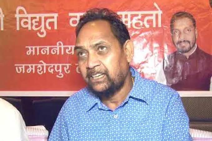भाजपा ने जमशेदपुर लोकसभा से विद्युत वरण महतो को प्रत्याशी बनाया है। लेकिन अगर महागठबंधन जमशेदपुर लोकसभा सीट जितना चाहती है उसके प्रबल दावेदार झारखंडियत की मुखर आवाज दीपक रंजीत दा हैं। 

JNU से पढ़ाई करने के बाद दीपक रंजीत का संघर्ष झारखंडीयत के लिए रहा है। 

#झारखंड