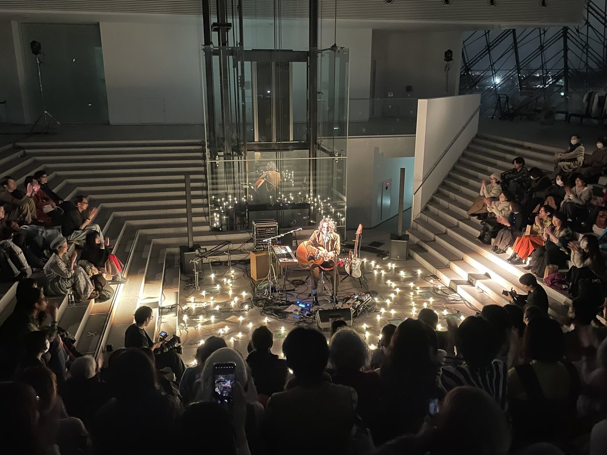 ROTHBARTBARON's tweet photo. ROTH BART BARON
"8" TOUR in Sapporo, Hokkaido
Live at Moerenuma Park Glass Pyramid
MAR 3, 2024
Mifune Masaya solo
#rothbartbaron #8tour https://t.co/18Ik4aCYob
