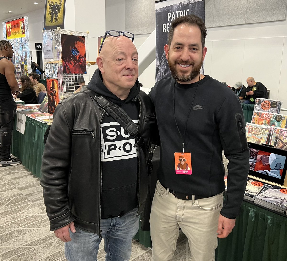 Just saying hi to @DarkHorseComics pal @BRIANMBENDIS - #ECCC2024 has been the best. Last day, Number 4, here we go!