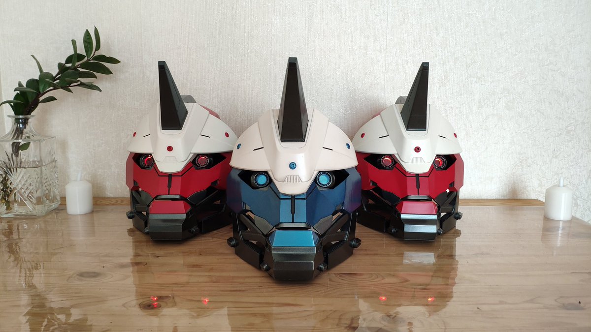 PropsMy's tweet image. Hello friends! I have several Red and Blue Cade 6 helmets, maybe someone needs them?) Helmet for head 58 cm or larger. The jaw is movable and glows when you speak, the eyes also glow. #destiny #destiny2 #d2 #cayde6 #exo #exohelmet #hunter #exohunter #cosplay #helmet