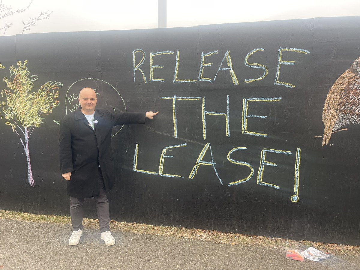 ONPlace4All's tweet photo. We’re sending a message to the Ontario Government and Therme to Release the Lease! Ontarians deserve to know what our duplicitous government has signed us up for over the next 95 years! #onpoli #topoli #ReleaseTheLease https://t.co/OXJSID85Ct