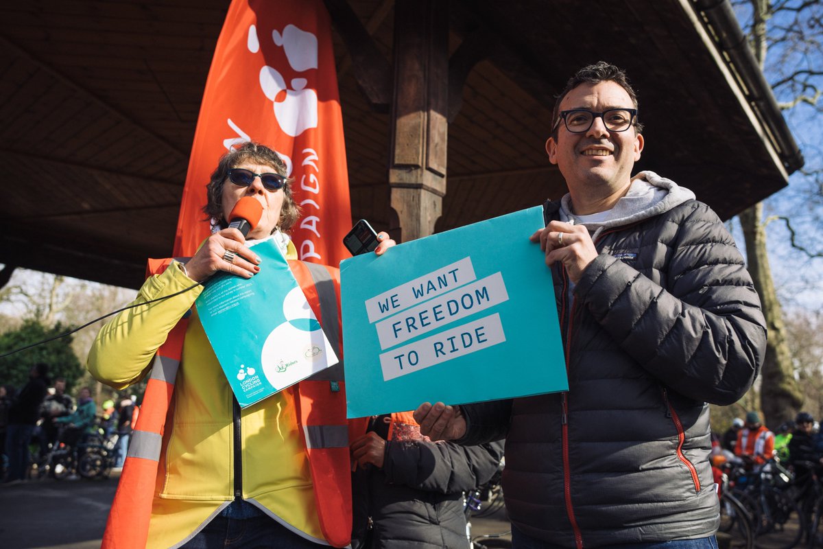 🧵 LONDON WE SEE YOU! Thank you for cycling today &amp; handing the 5000+ signature petition to @mayoroflondon <a href="/willnorman/">Will Norman</a> [1/5] #WomensFreedomRide ❤️🧡💛💚💙💜 

#InternationalWomensDay2024 #IWD2024