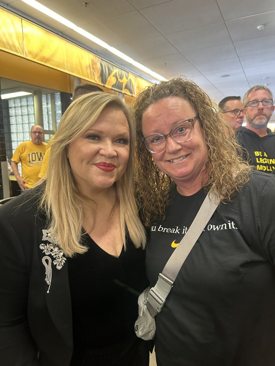 It doesn’t get much better than that. Thanks <a href="/sportsiren/">Holly Rowe</a> for your generosity and everything you do for women’s sports.  Now let’s go Hawks. <a href="/IowaWBB/">Iowa Women's Basketball</a> #fightforiowa