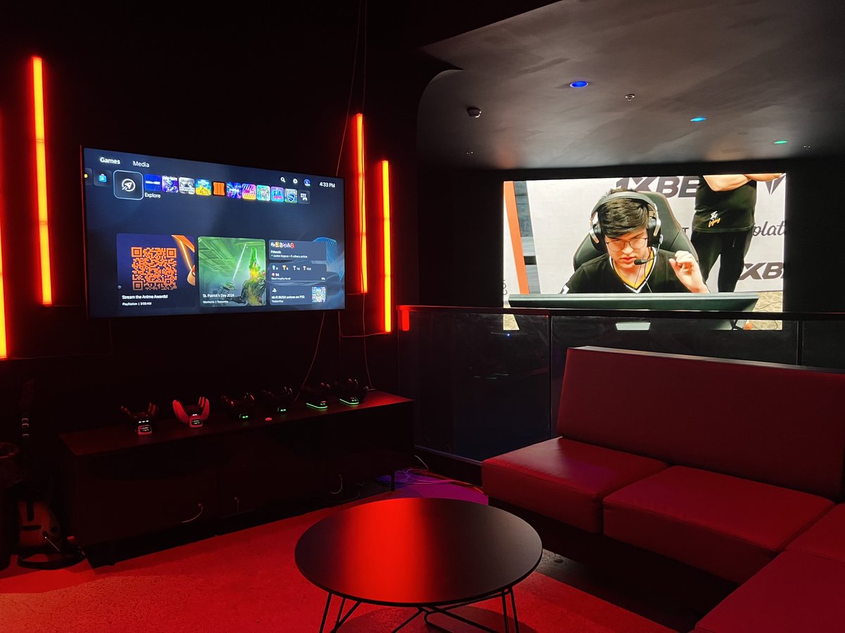 We're hanging out at the <a href="/WSDMStudios/">Wisdom Gaming Studios</a> LAN center today until 7, wbu?