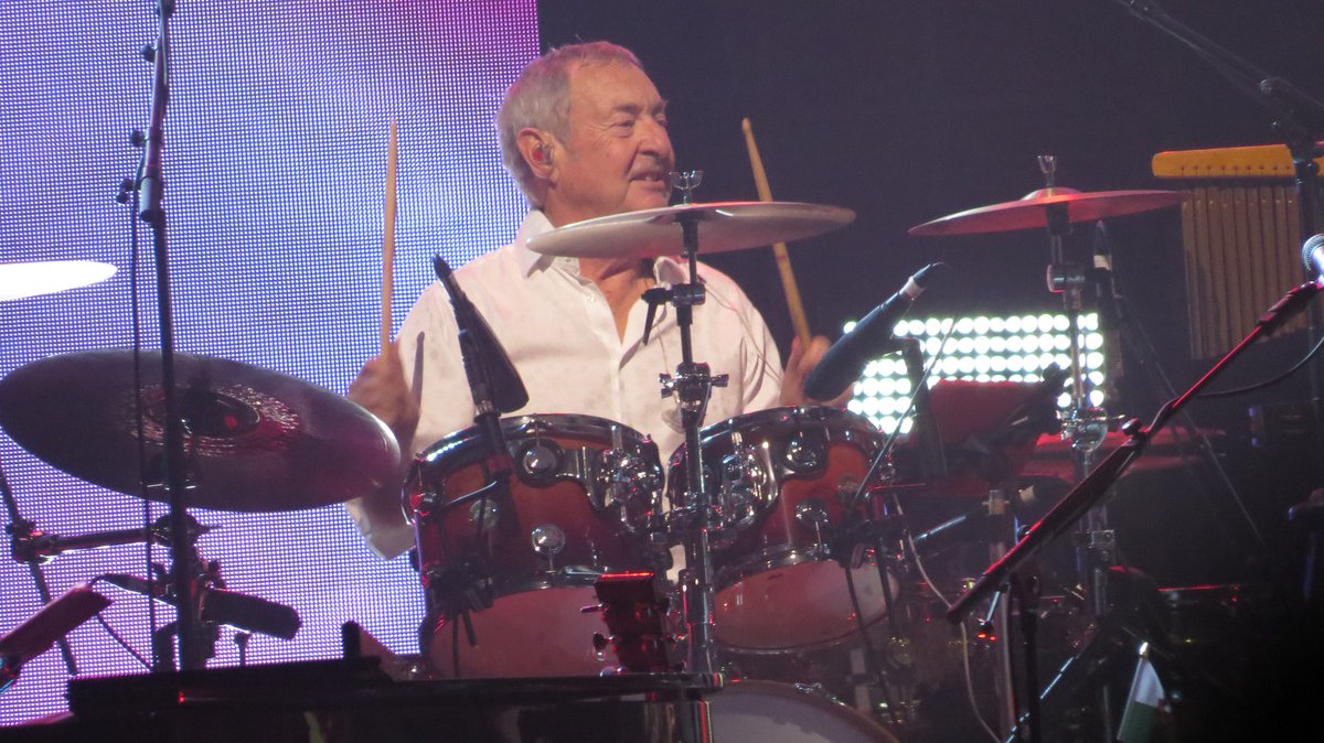 Today in 2020, in one of the last concerts before all such activity stopped, Nick Mason & Guy Pratt joined the rest of the musicians at Music For The Marsden, at London's O2 Arena, performing Comfortably Numb to help raise money for the new cancer centre at the @royalmarsden.