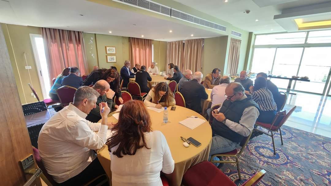 ورشة تدريبية لمنسقي الأقضية وخلوة لقطاع المهن في التيار الوطني الحر

نظمت أكاديمية التيار الوطني الحر وبتوجيه وحضور نائب رئيس التيار غسان الخوري خلوة تنظيمية وتدريبية لمنسقي هيئات الاقضية على مدى يومين.
وتخلل الخلوة لقاء مع المستشار السياسي لرئيس التيار انطوان قسطنطين والصحافي