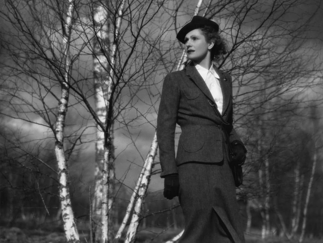 Rocco_Parondi's tweet photo. #NoraGregor #LaRègleduJeu (1939) #JeanRenoir https://t.co/T1A0OFLgVm