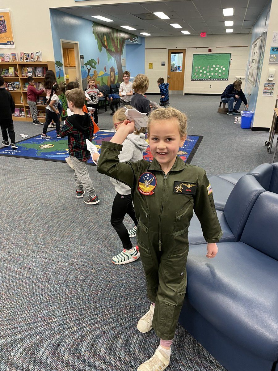 First graders had a blast learning from different aviators! @longbranch_es