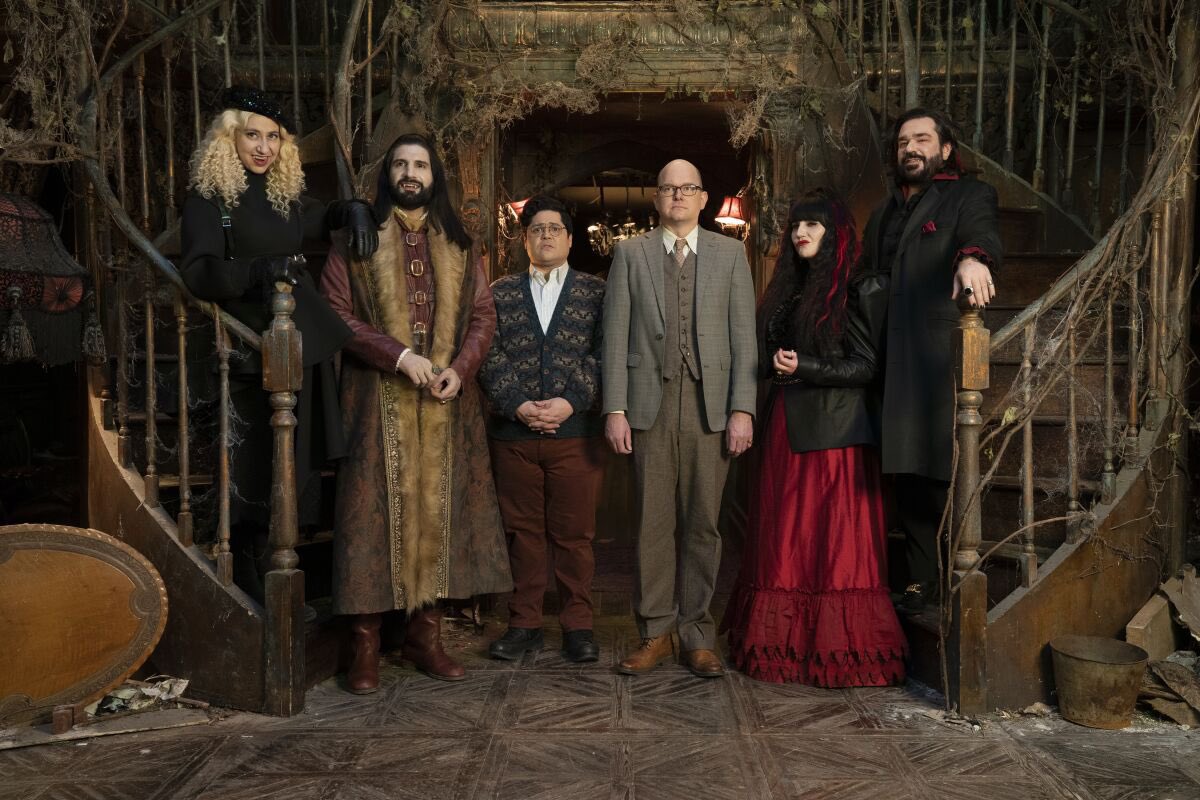 This beautiful fam! 😍

#wwdits #whatwedointheshadows #family #nadjaofantipaxos #natasiademetriou #nandortherelentless #kayvannovak #markproksch #colinrobinson #kristenschaal #theguide #guillermodelacruz #harveyguillen #laszlocravensworth #mattberry