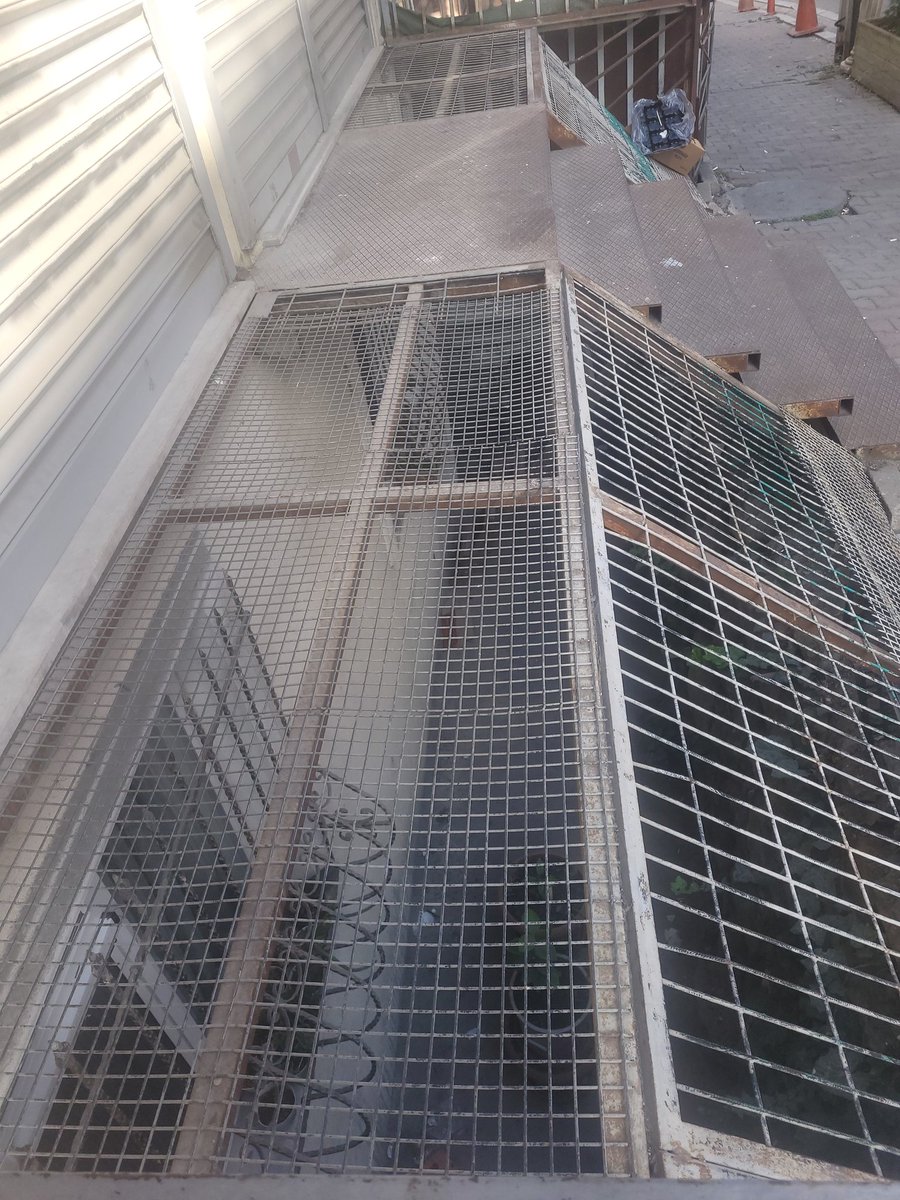 Sayin valim sorsaydiniz keşke sayin kaymakama vatandaşin sorunlarini engelliyerekmi cözüyorsun diye ama sizinde vatandaşla pek ilgilendiyiniz yok  aylardir etiketleyip paylastiklarim dikkate alinmadigina gore tüm devlet yetkilileri görmez oluyor vatandaşı