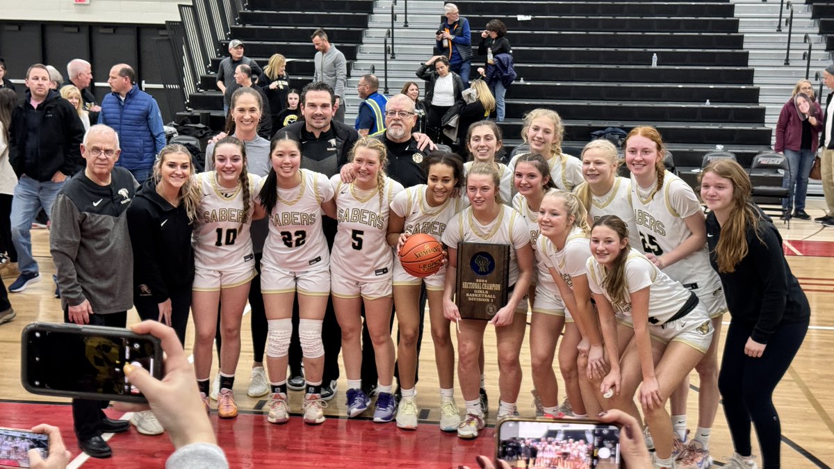 FranklinSabers's tweet image. Congrats to our Sabers Girls Basketball program!  They (No. 2) defeated Muskego (No. 1) last night 54-50 in Sectional Semi-Final play to advance to the STATE TOURNAMENT!  Up next is Arrowhead at the Resch Center in Green Bay Fri (3/8) at 6:35p. Ticket info soon! #BetterCommunity