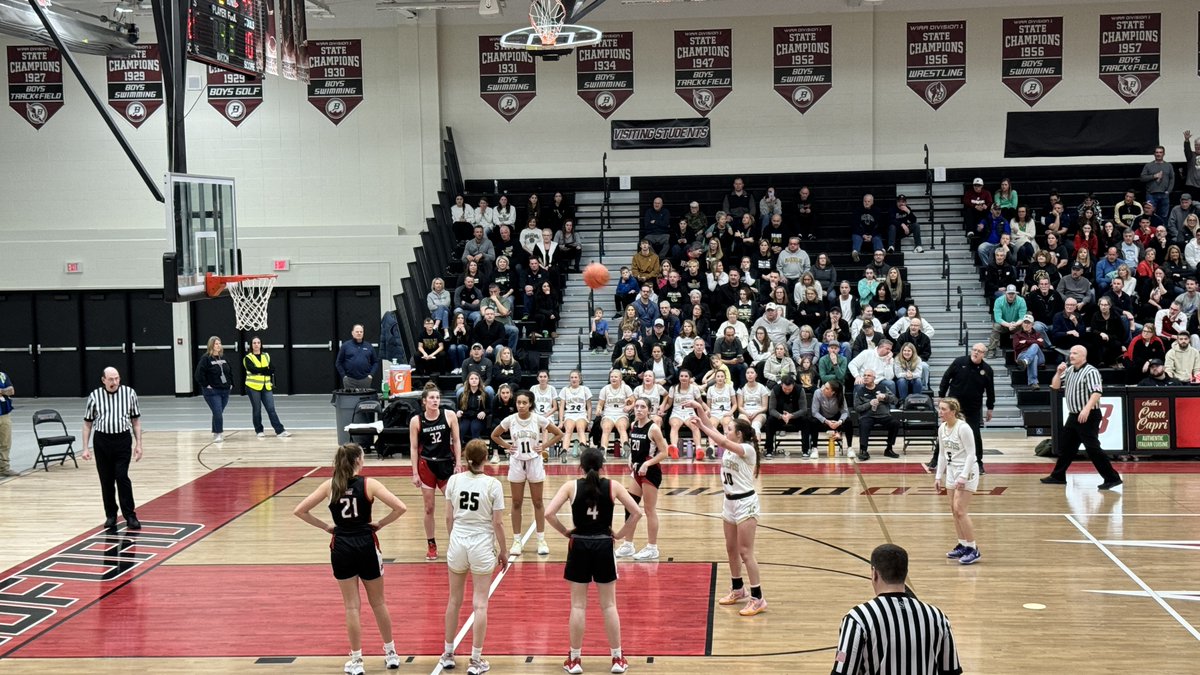 FranklinSabers's tweet image. Congrats to our Sabers Girls Basketball program!  They (No. 2) defeated Muskego (No. 1) last night 54-50 in Sectional Semi-Final play to advance to the STATE TOURNAMENT!  Up next is Arrowhead at the Resch Center in Green Bay Fri (3/8) at 6:35p. Ticket info soon! #BetterCommunity