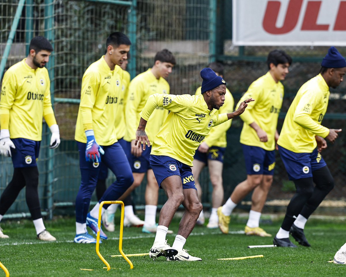 Fenerbahce's tweet photo. Union Saint-Gilloise maçı hazırlıklarına başladık. ✅

#UECL https://t.co/xRr5WGA29U