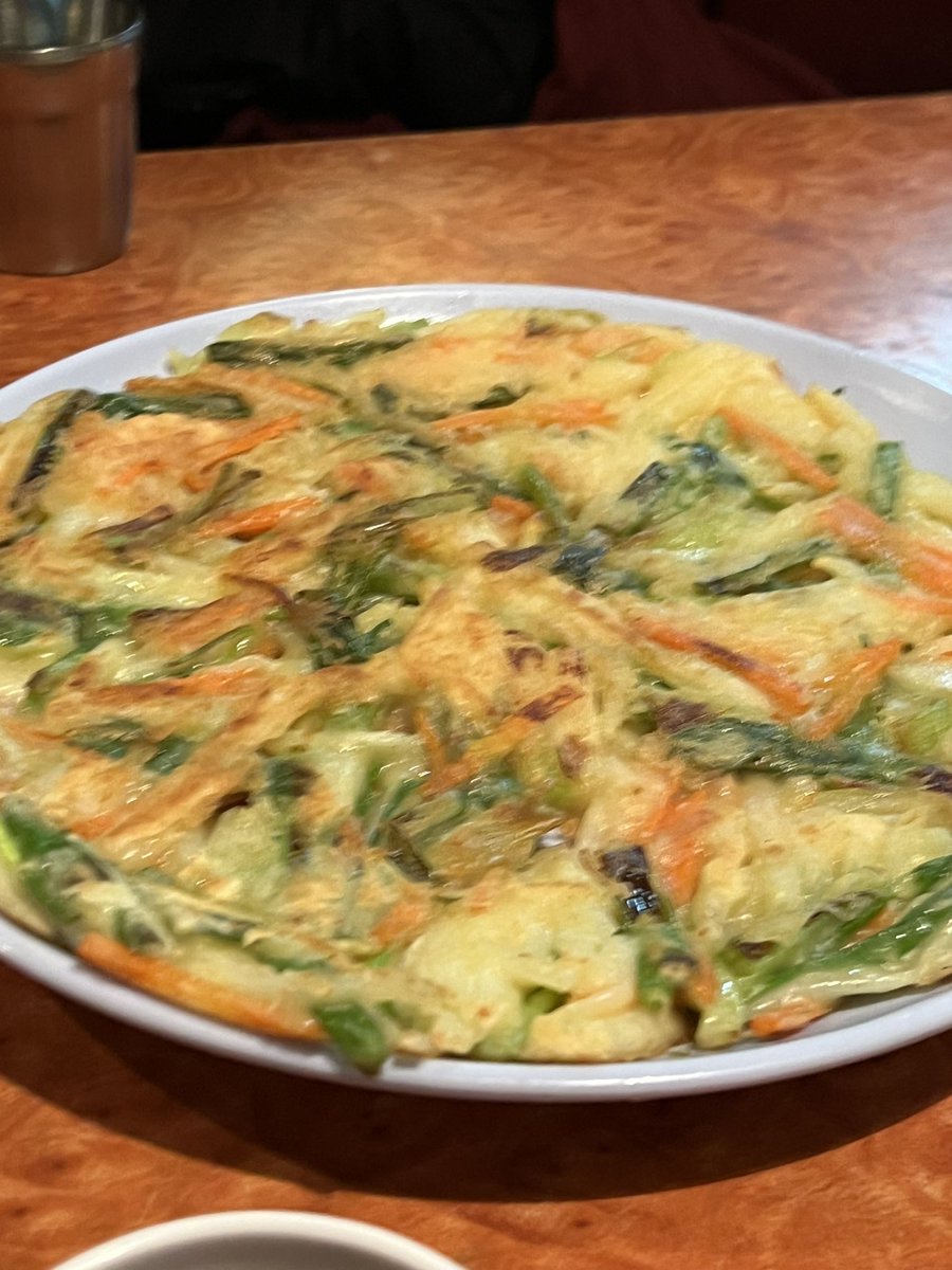 💚🍻녹두호프 (비건옵션)에 다녀왔다!!쫄면이랑 야채전 먹고 감탄! 진짜 넘넘 장인의 맛이였음!! 모둠전이랑 버섯만두전골은 하루전 예약필수라규 #나의비거니즘일기 단골예약!💚🌱