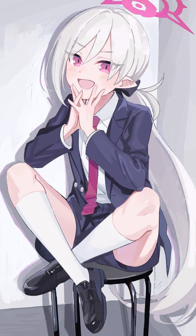 スーツムツキ 
