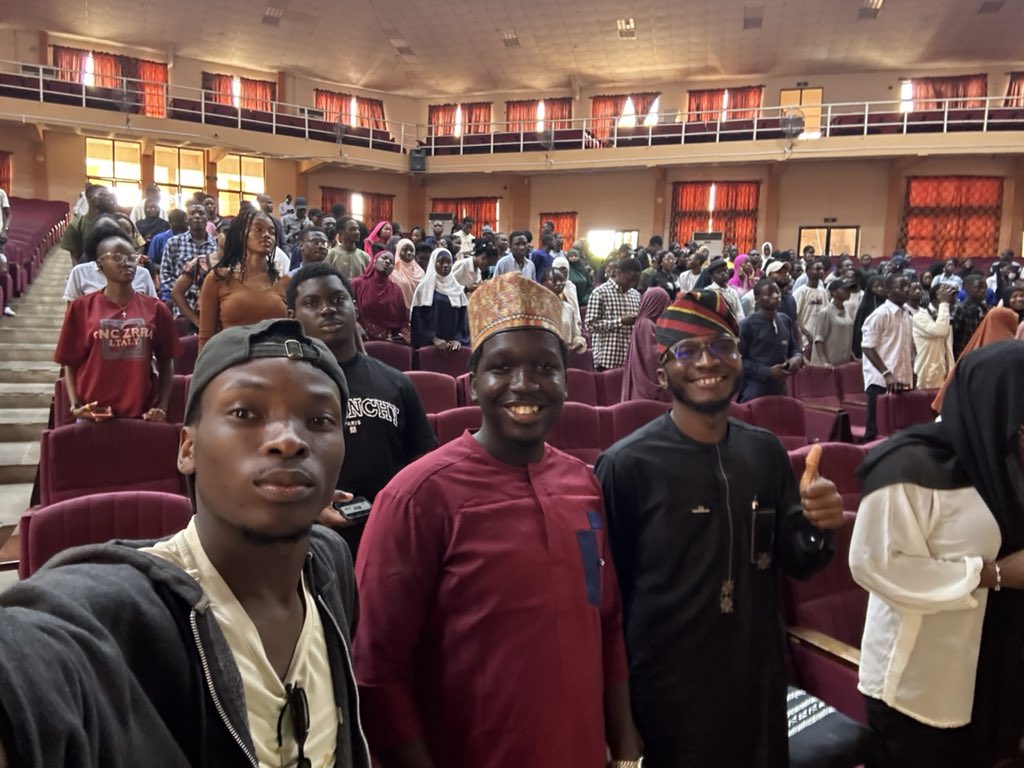 developerjamiu's tweet photo. I was privileged to speak at the @gdsc_unilorin career fest where I spoke on how to position oneself for Global Tech Job Opportunities. 

The Emirate city was welcoming and I appreciate the organizers for the invitation. I got to meet @itzareous physically for the first time, many thanks to him for the hospitality.

I also met @twenty4_io and @al_knbi299 and the magician @OluwaseyiAjadi4 again.

Thank you Unilorin GDSC, Thanks to the organizers