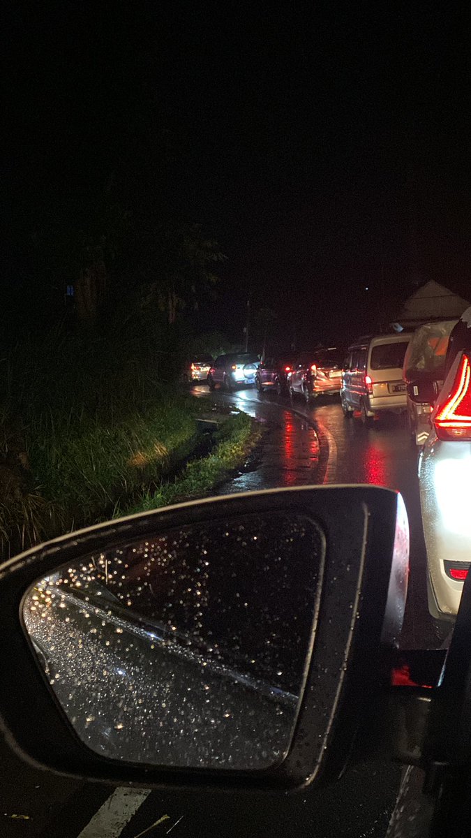 faizalap's tweet photo. @PRFMnews dari malangbong garut arah bandung, macet tidak bergerak. ada apa? https://t.co/gkQhcuPkvC