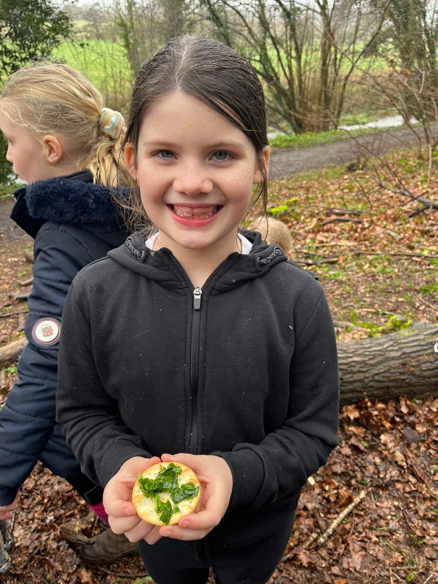 Class one and two made garlic pesto at Forest school this week, it was delicious! 😋