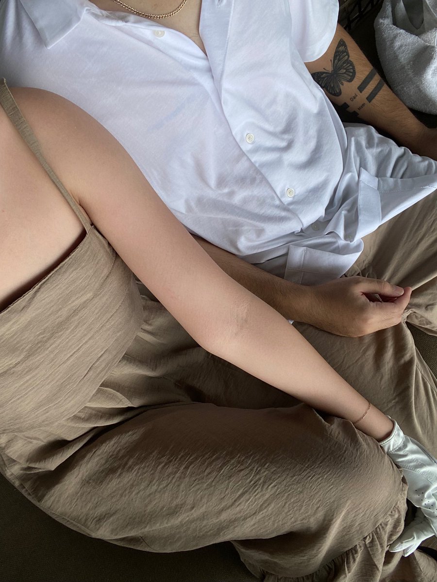 rocjeh's tweet photo. golf with beach outfit 🥴🤣 https://t.co/qGdzsdDiep