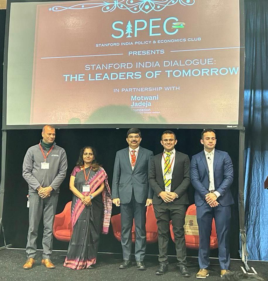 So happy to address Indian students @Stanford University! Fantastic to feel the energy in the room. Our students will undoubtedly serve as strong bridges btwn our two nations in innovation, knowledge,& culture. Thank you @SIPEC_Stanford for organizing this engaging interaction.