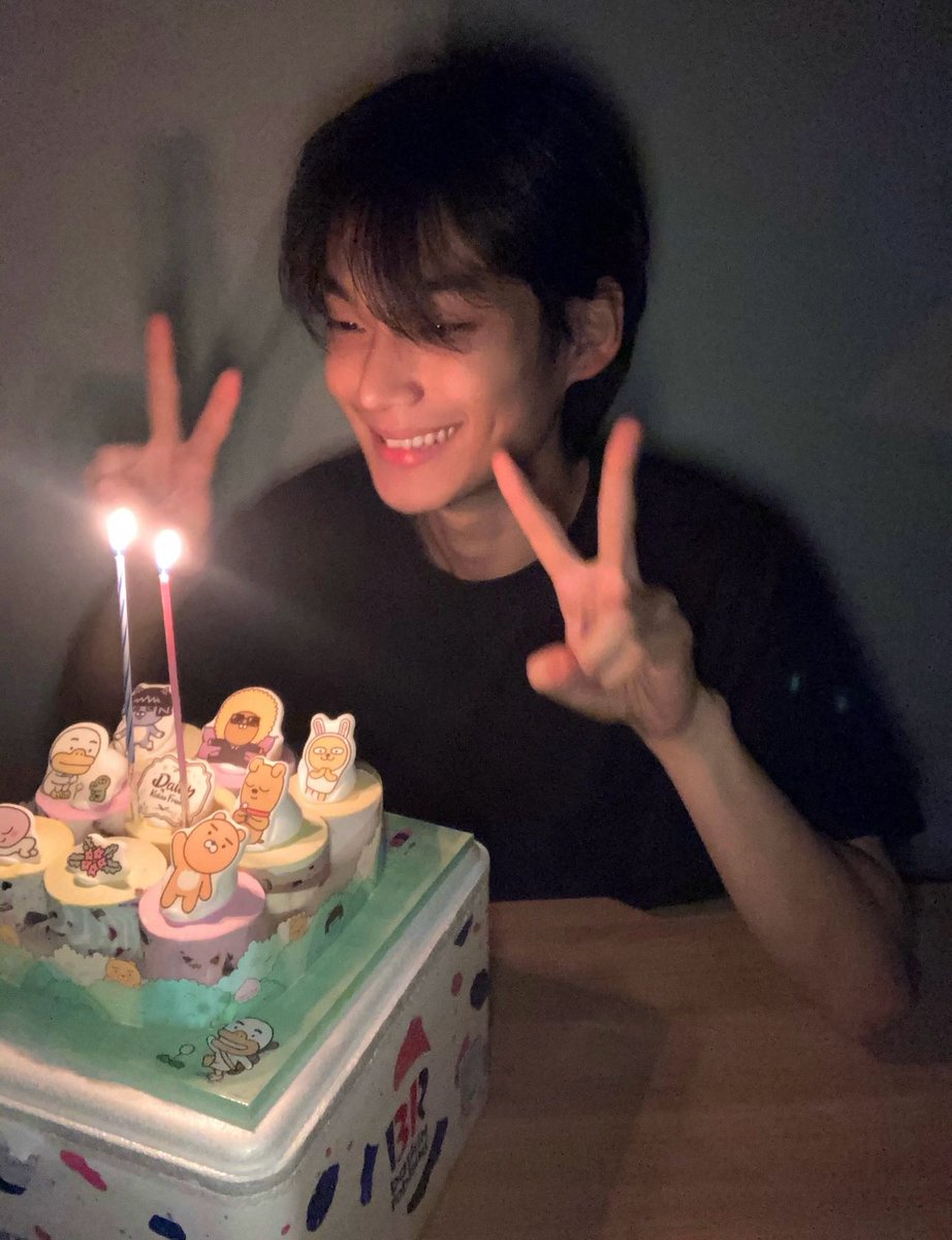 presence_of_'s tweet photo. 春の記憶
: 𝙼𝚎𝚖𝚘𝚛𝚢 𝚘𝚏 𝚜𝚙𝚛𝚒𝚗𝚐

하이디라오 박한빈 생일 이벤트가 종료되었습니다. 

먼길 발걸음 해주셔서 감사드리며, 
한빈이 그리고 여러분 앞길에 행운과 행복이 가득하시길 바랍니다🩵

#한빈이랑_하이디라오가고싶어_훠궈먹고싶어 https://t.co/Nqu7PksnKa