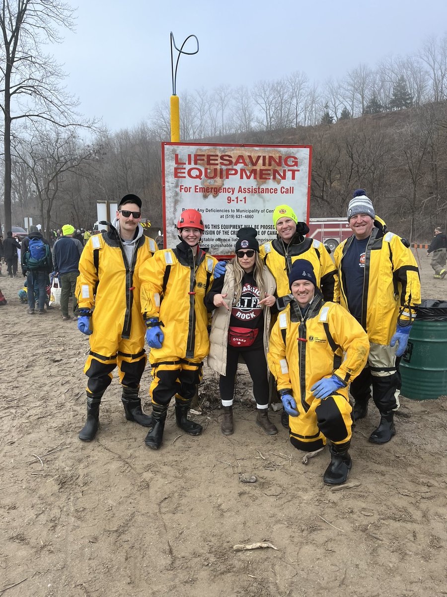 ClassicRock981's tweet photo. An incredible day at the ChildCan Polar Bear Dip in Port Stanley! 

Over $100,000 and counting raised for families fighting childhood cancer - @jaystevensradio &amp; @RubinoRadio 

#LdnOnt #Fundraiser #ChildCan https://t.co/cXASGGbq6y