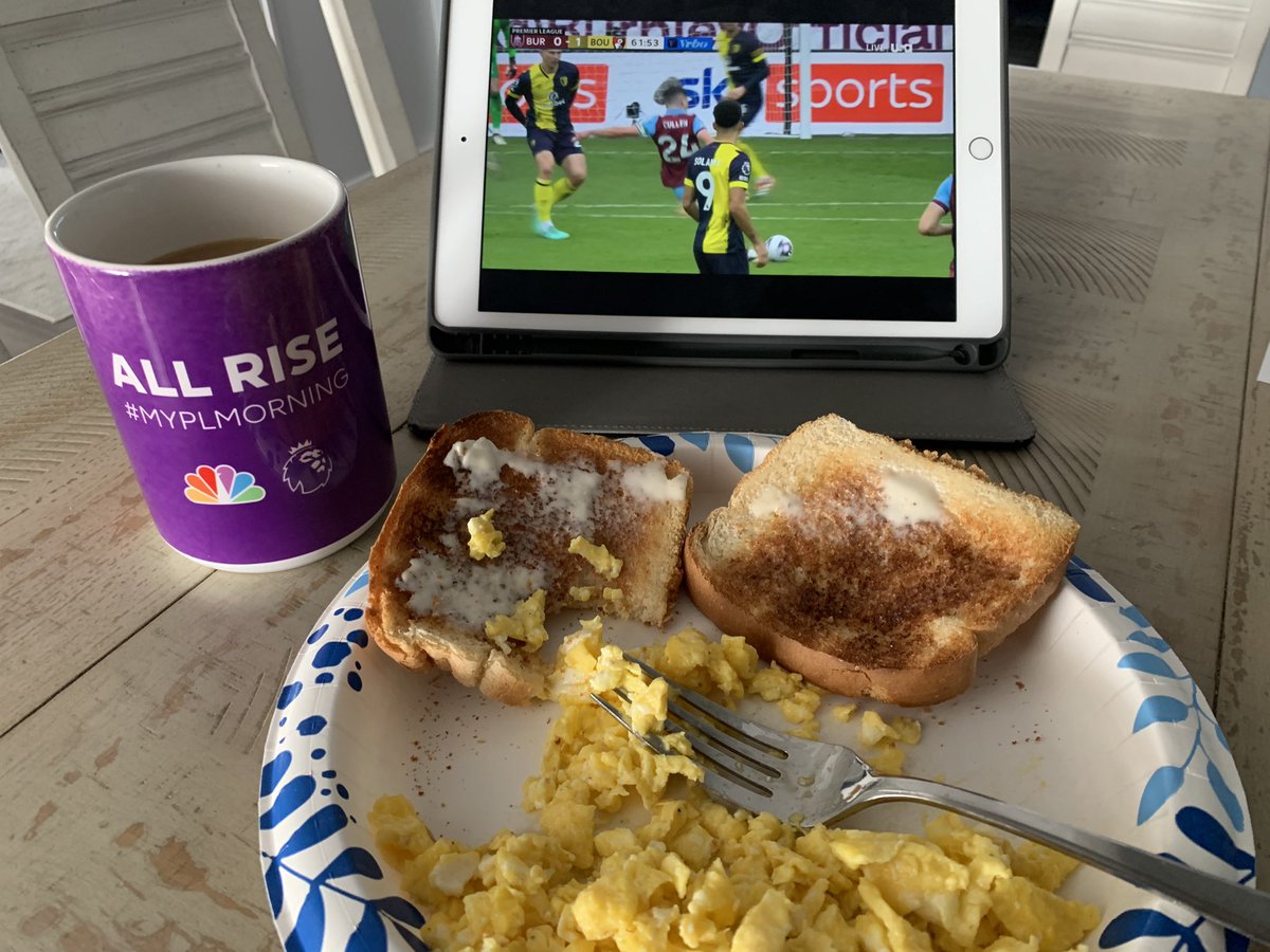 CMAllen_212's tweet photo. Even when @ChelseaFC isn’t playing, I’m still watching. @PLinUSA #myPLmorning #SundayMorning https://t.co/8IWvjBJgmz