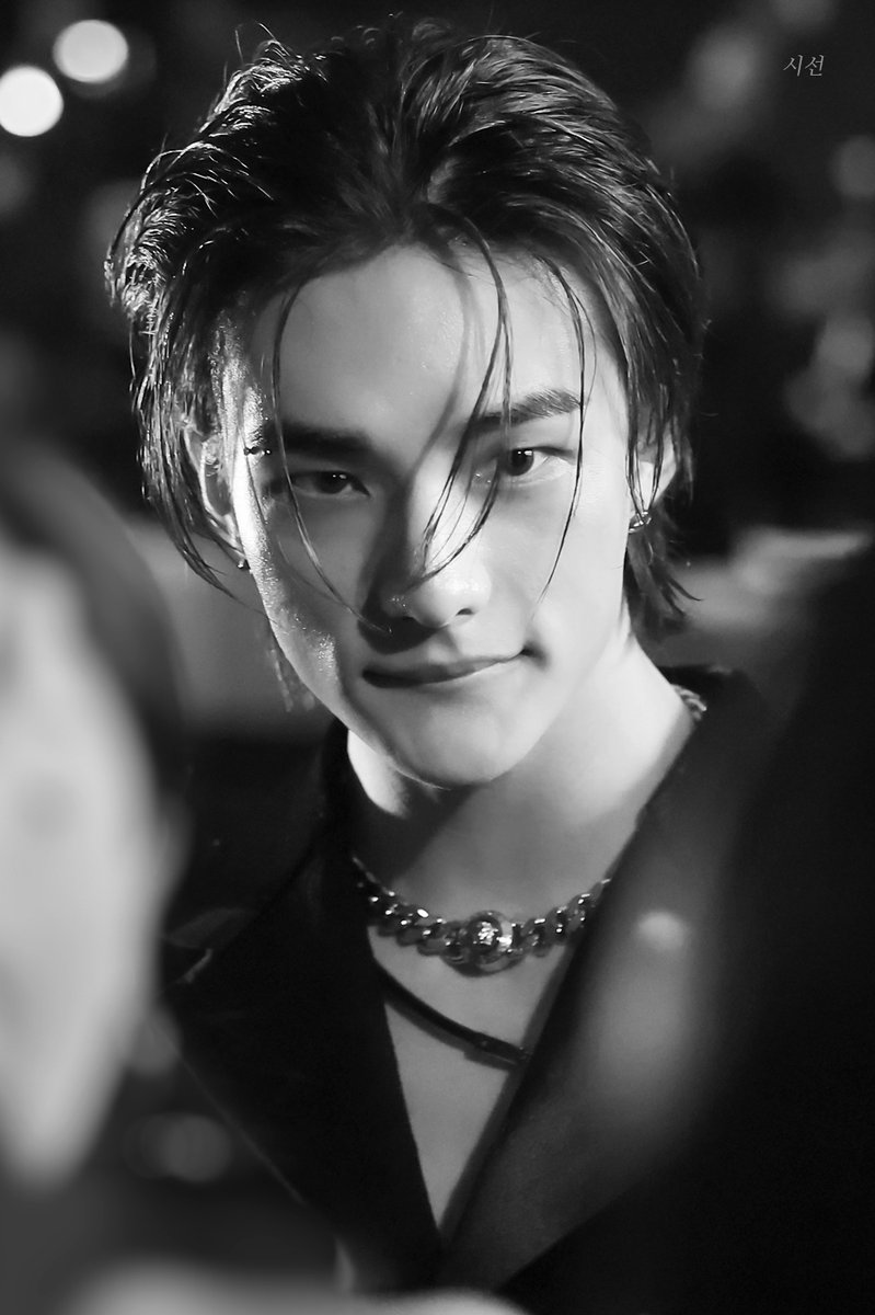 240223 #StrayKids #스트레이키즈 #현진 #Hyunjin
#HYUNJINxVERSACE