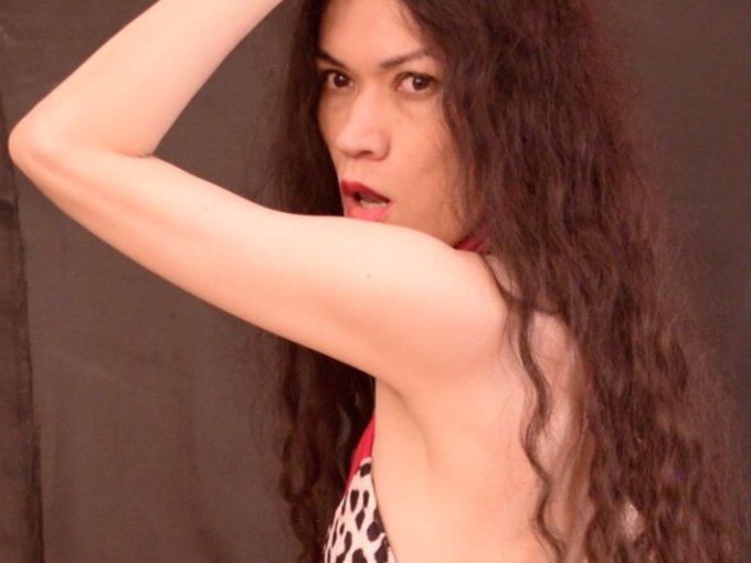 I'm online right now on CamModelDirectory - pay-per-minute system for Skype live shows. Call me right