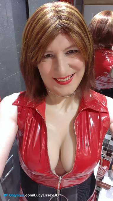 Happy Sunday all you sexy people xXx. I hope you are all having a fabulous fun weekend xXx  https://t<a href="/tag/selfie"class="tags"><span>#selfie</span></a><a href="/tag/redhead"class="tags"><span>#redhead</span></a><a href="/tag/cleavage"class="tags"><span>#cleavage</span></a><a href="/tag/findom"class="tags"><span>#findom</span></a><a href="/tag/dom"class="tags"><span>#dom</span></a><a href="/tag/domme"class="tags"><span>#domme</span></a>