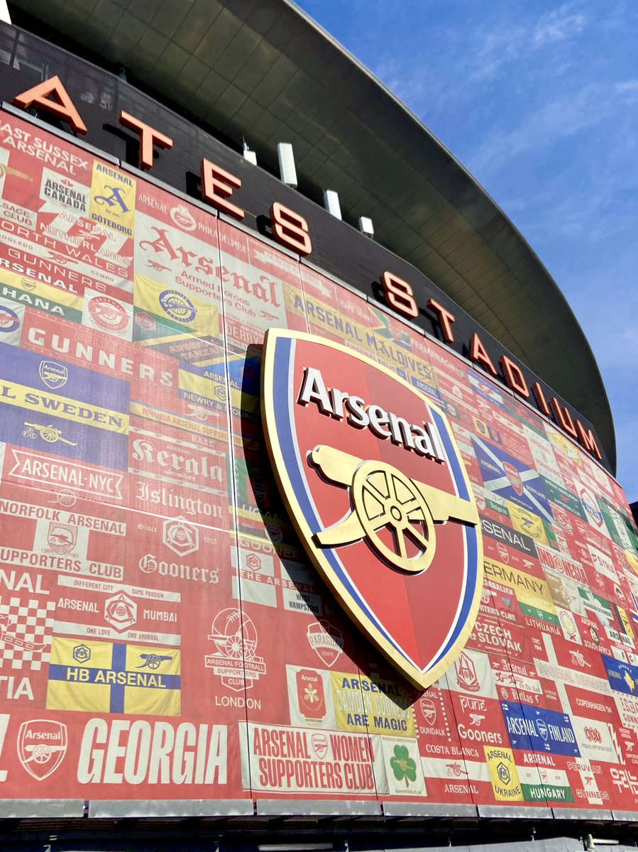 KingLilith's tweet photo. Absolutely lovely day for it @ArsenalWFC ♥️ https://t.co/HBZdKOsWNK