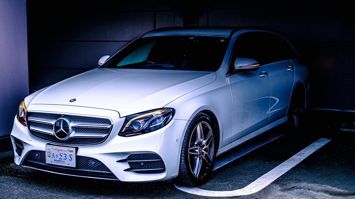 とあるガレージにて
#E250 
#W213
#MercedesBenz
#stationwagon