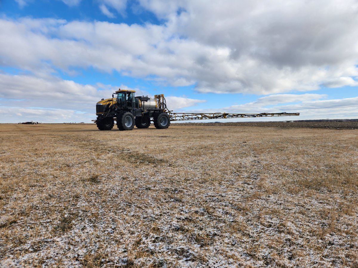 JennerCompanies's tweet photo. #JennerPrecision recently put @Ag_Leader's #RightSpot on this Rogator RG900. All setup and ready to go for #Spray24! https://t.co/IDpXy8j2Jw