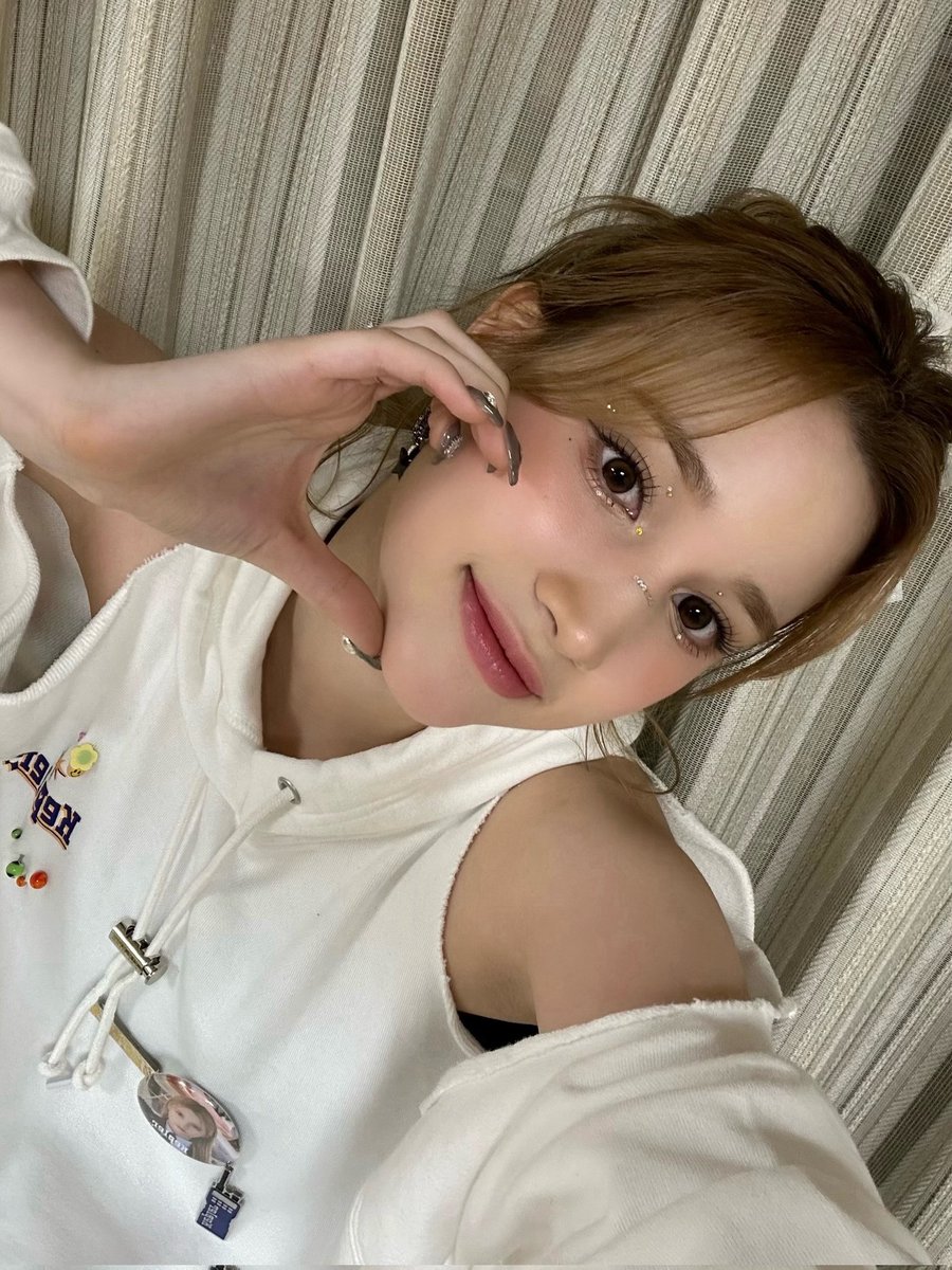 마지막 팬콘서트까지 모두 무사히 마무리!!!❤‍🔥
다시 한번 더 좋은 사람이 되고 
멋있는 사람이 되어야겠다고 느꼈던 날들이었어요 
케플리안 케플러 많이 사랑해❤❤

#휴닝바히에 #HUENING_BAHIYYIH
#Kep1er #케플러