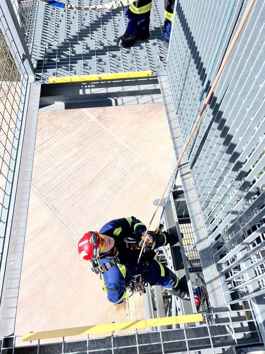 LymmFS's tweet image. This morning, White Watch have been training in the tower, including pick off rescues, strop rescues and advanced rescue techniques

#operationalpreparedness #techrescue #roperescue