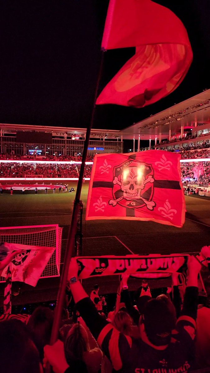 Here’s your Gateway to Hell, <a href="/1_LPfannenstiel/">Lutz Pfannenstiel</a>. 😤

📸: <a href="/STL_from_above/">STL From Above</a>