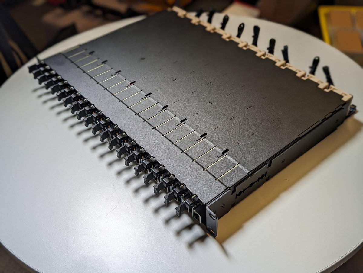 Merocle's tweet image. BladeRunner 19-inch
Metal enclosure for Compute Blades.
20 Raspberry Pi CM4 with NVMe SSDs in 1U
#raspberrypi #computeblade