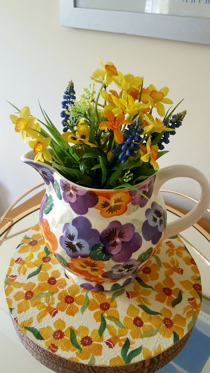 A little more Spring
#SpringIsComing #springflowers #emmabridgewater #Spring #flowers
