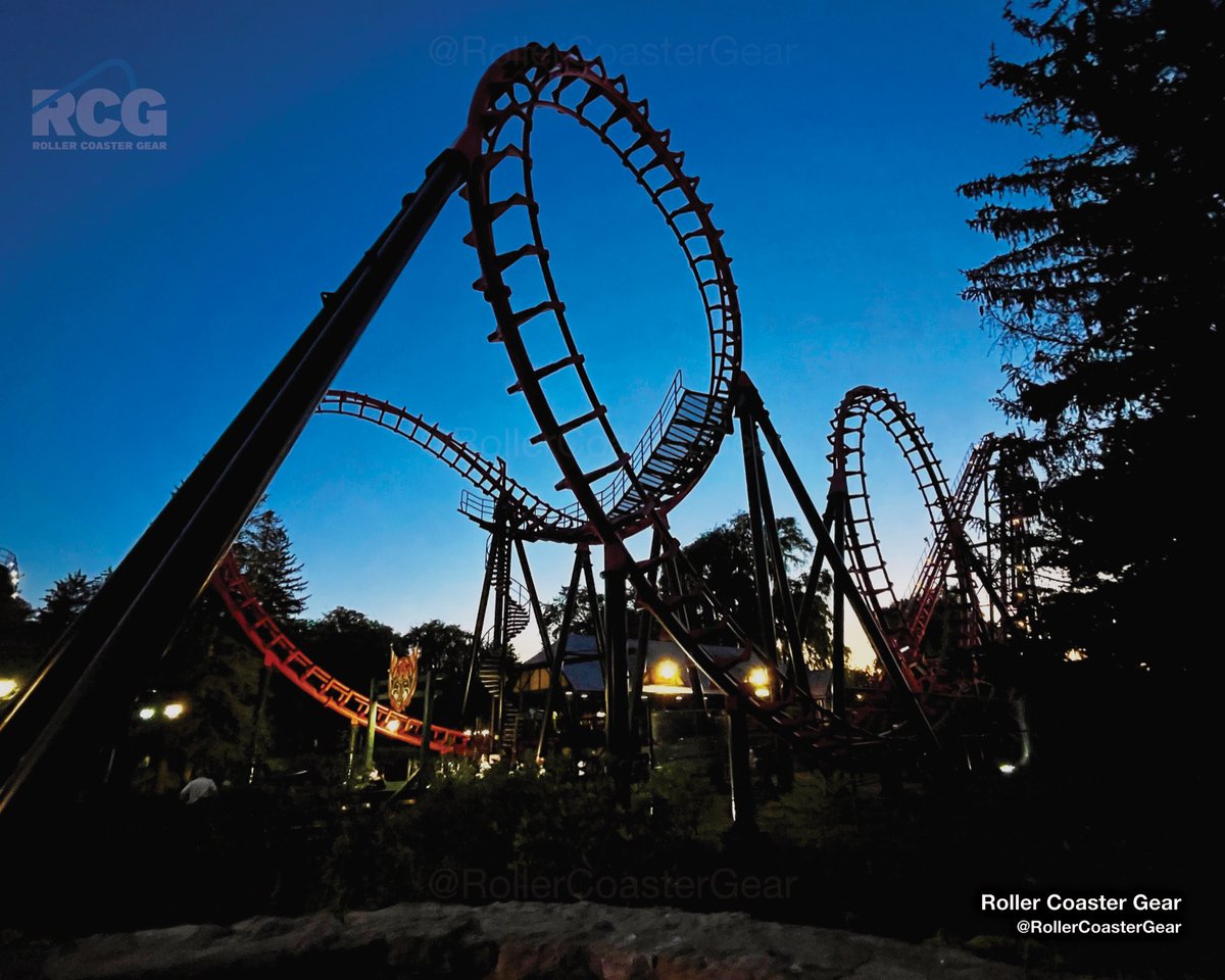 Just a boomerang in the sunset 🪃
#bat #canadaswonderland #rollercoaster #sunsetsunday