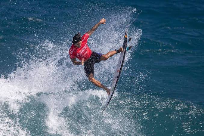 piuesportes's tweet photo. 🏄 Gabriel Medina com uma das melhores performances esportivas na história!

OITO BATERIAS ✅
OITO VITÓRIAS ✅

Round 1 - 13.93
Round 2 - 12.00
Round 3 - 15.30
Round 4 - 16.94
Round 5 - 12.94
Round 6 - 17.06
Round 7 - 13.83
Final - 16.40

🏆 https://t.co/OEe5pGNVJC